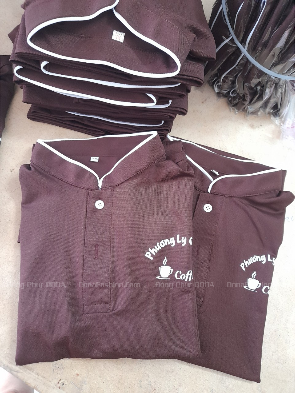 Đồng phục phục vụ PV05